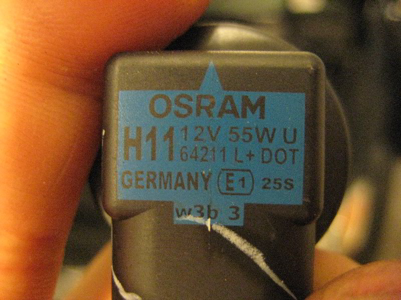 2012-2016-Toyota-Camry-Headlight-Bulbs-Replacement-Guide-010