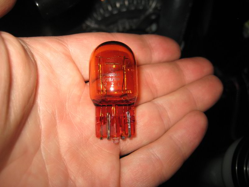 2012-2016-Toyota-Camry-Headlight-Bulbs-Replacement-Guide-028