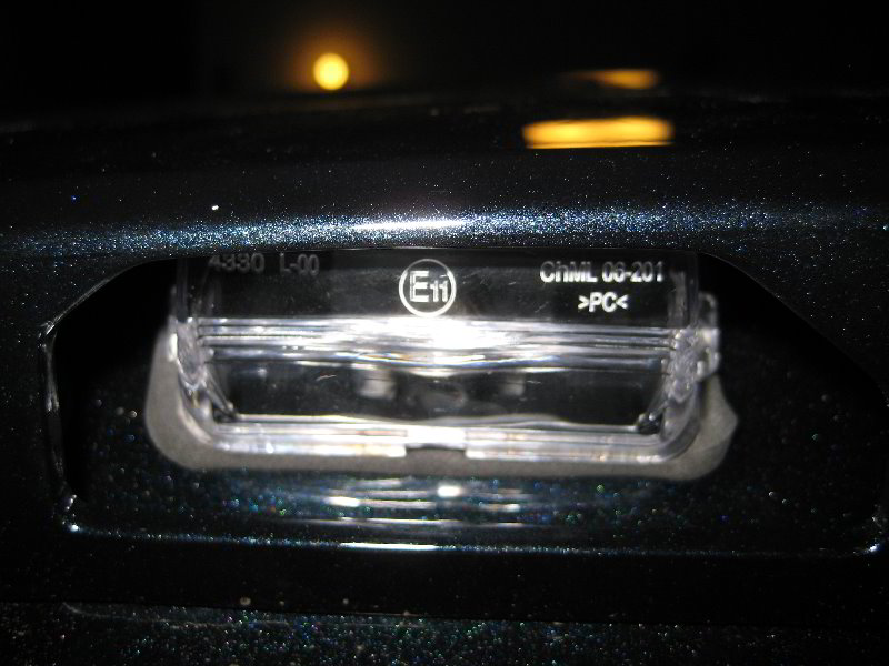 2012-2016-Toyota-Camry-License-Plate-Light-Bulbs-Replacement-Guide-016