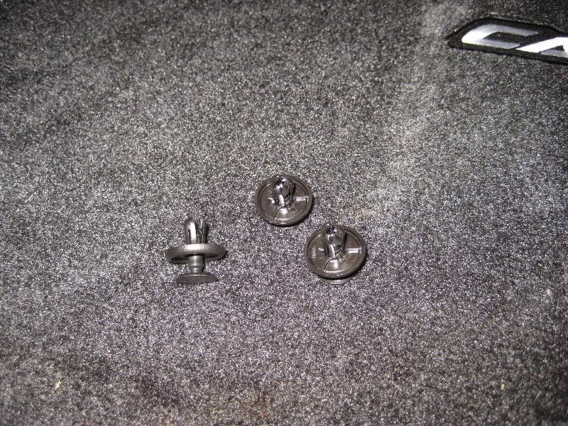 2012-2016-Toyota-Camry-License-Plate-Light-Bulbs-Replacement-Guide-019