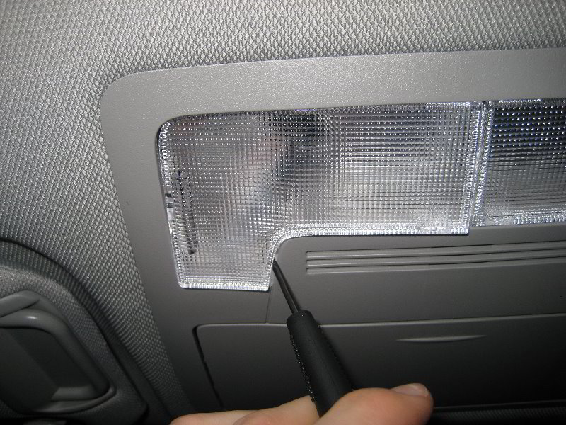 2012-2016-Toyota-Camry-Map-Light-Bulbs-Replacement-Guide-002