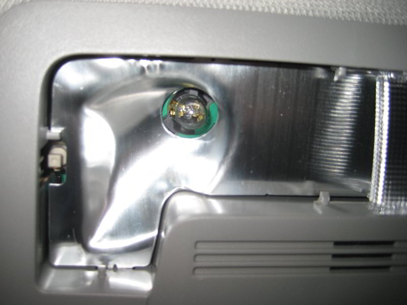2012-2016-Toyota-Camry-Map-Light-Bulbs-Replacement-Guide-004
