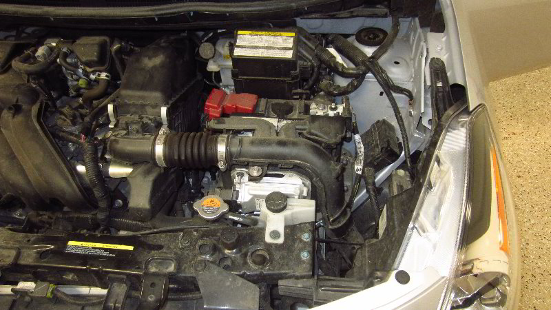 2012-2019-Nissan-Versa-12V-Automotive-Battery-Replacement-Guide-002