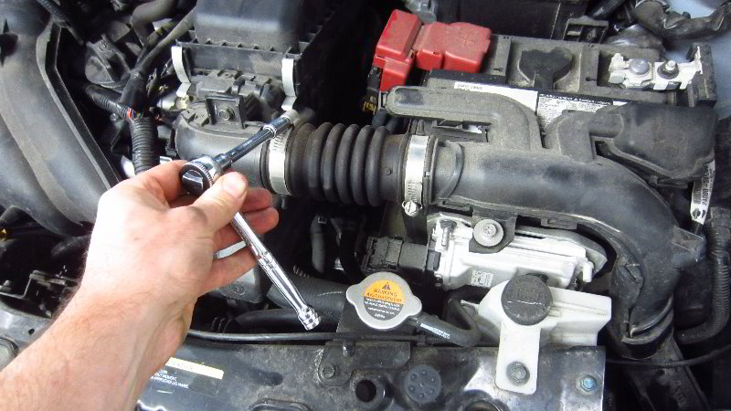 2012-2019-Nissan-Versa-12V-Automotive-Battery-Replacement-Guide-004