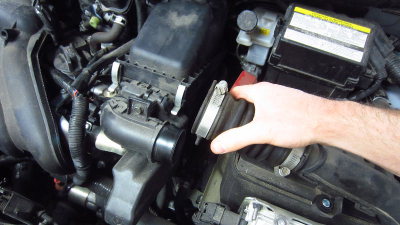 2012-2019-Nissan-Versa-12V-Automotive-Battery-Replacement-Guide-007