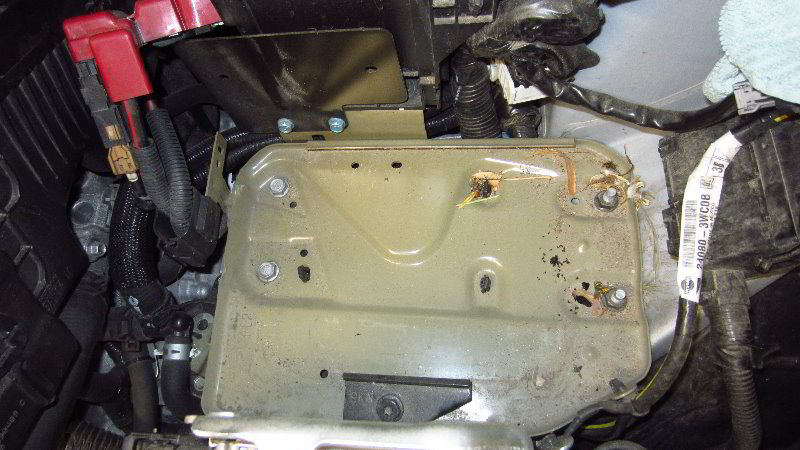 2012-2019-Nissan-Versa-12V-Automotive-Battery-Replacement-Guide-021