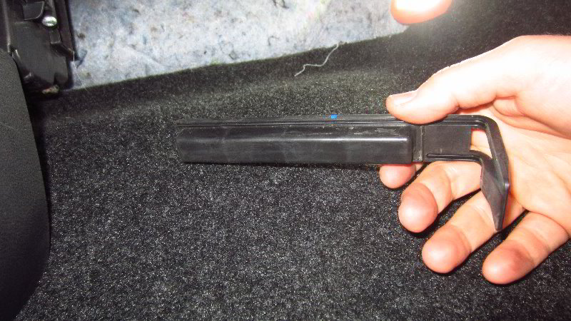 2012-2019-Nissan-Versa-Cabin-Air-Filter-Replacement-Guide-005