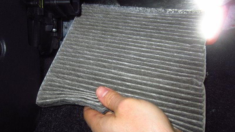 2012-2019-Nissan-Versa-Cabin-Air-Filter-Replacement-Guide-009