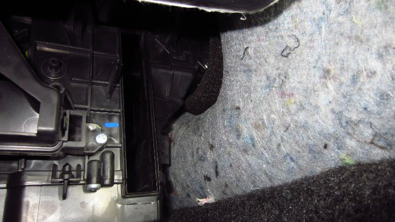 2012-2019-Nissan-Versa-Cabin-Air-Filter-Replacement-Guide-010