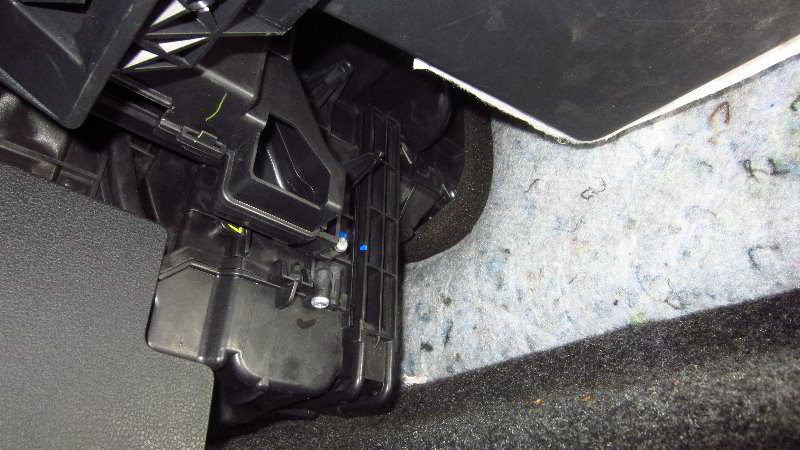 2012-2019-Nissan-Versa-Cabin-Air-Filter-Replacement-Guide-020