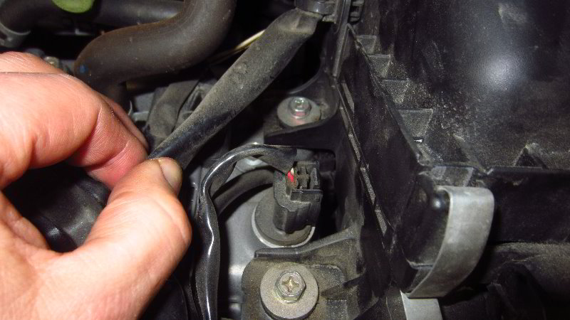 2012-2019-Nissan-Versa-Camshaft-Position-Sensors-Replacement-Guide-003