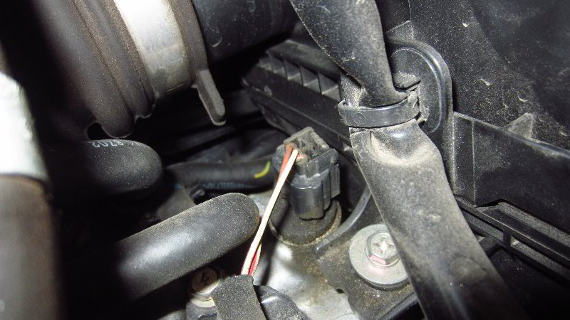 2012-2019-Nissan-Versa-Camshaft-Position-Sensors-Replacement-Guide-004