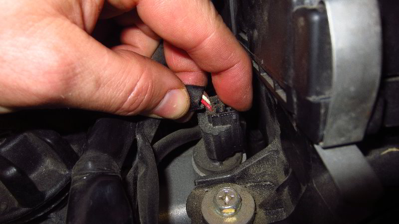 2012-2019-Nissan-Versa-Camshaft-Position-Sensors-Replacement-Guide-005