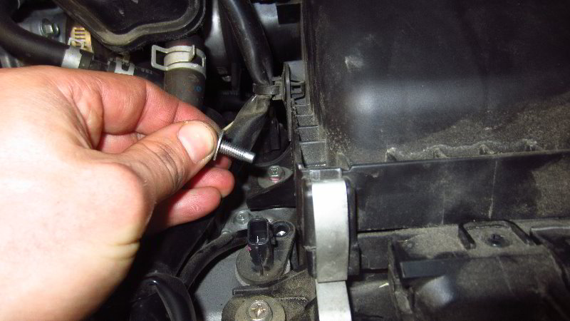 2012-2019-Nissan-Versa-Camshaft-Position-Sensors-Replacement-Guide-009