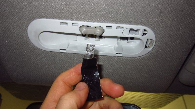 2012-2019-Nissan-Versa-Dome-Map-Light-Bulbs-Replacement-Guide-006