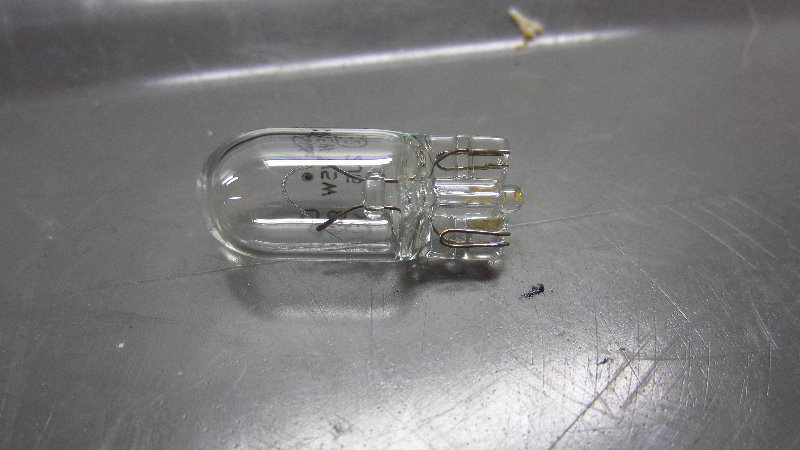 2012-2019-Nissan-Versa-Dome-Map-Light-Bulbs-Replacement-Guide-007