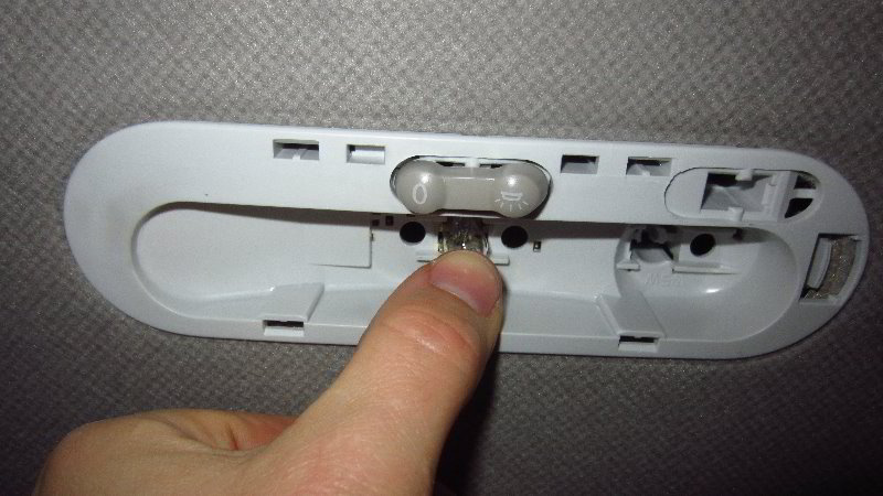 2012-2019-Nissan-Versa-Dome-Map-Light-Bulbs-Replacement-Guide-009