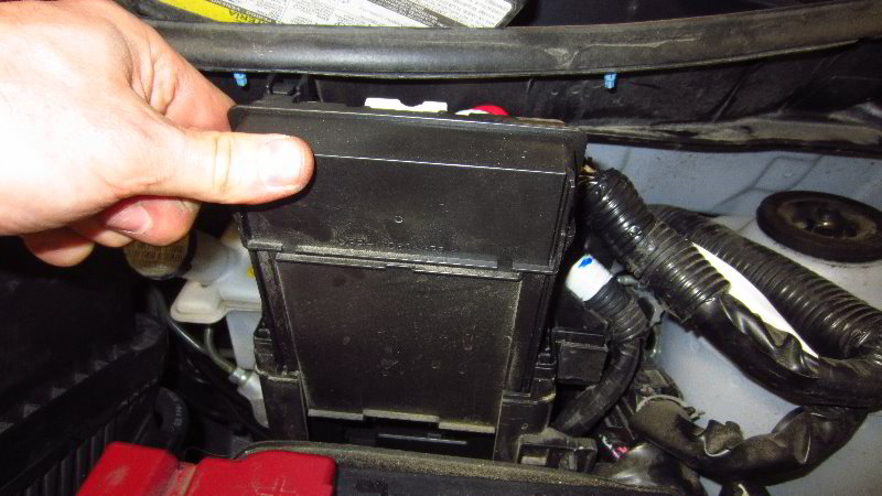 2012-2019-Nissan-Versa-Electrical-Fuse-Replacement-Guide-011