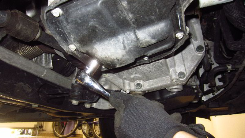 2012-2019-Nissan-Versa-Oil-Change-Filter-Replacement-Guide-010