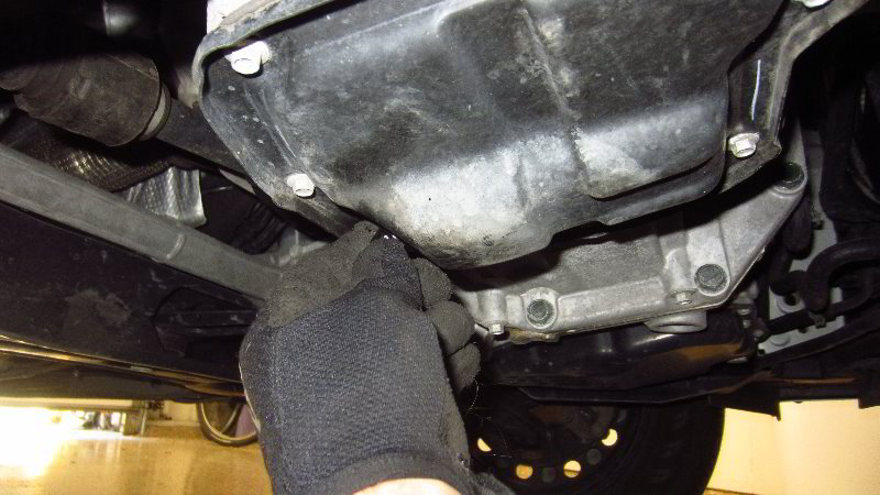 2012-2019-Nissan-Versa-Oil-Change-Filter-Replacement-Guide-011