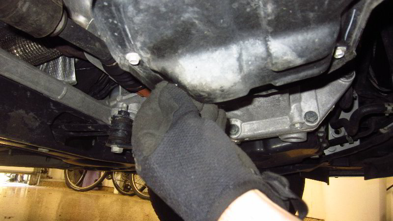 2012-2019-Nissan-Versa-Oil-Change-Filter-Replacement-Guide-013