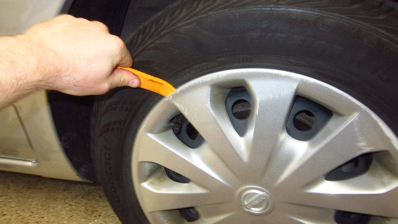 2012-2019-Nissan-Versa-Front-Brake-Pads-Replacement-Guide-002