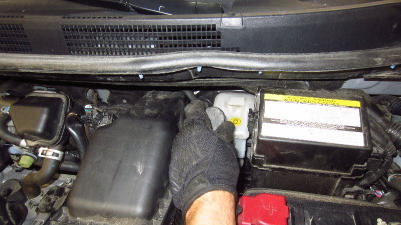 2012-2019-Nissan-Versa-Front-Brake-Pads-Replacement-Guide-031