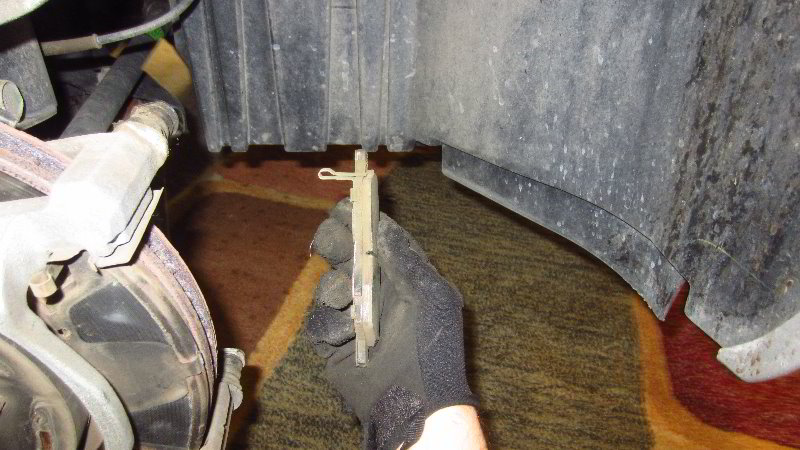 2012-2019-Nissan-Versa-Front-Brake-Pads-Replacement-Guide-033