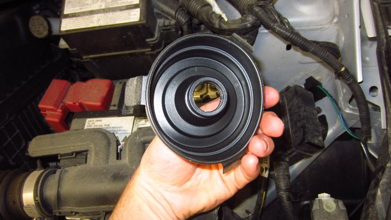 2012-2019-Nissan-Versa-Headlight-Bulbs-Replacement-Guide-006