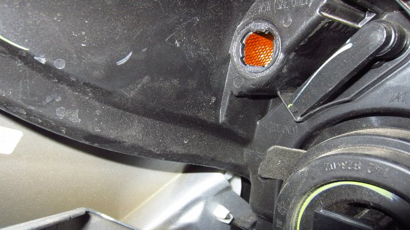 2012-2019-Nissan-Versa-Headlight-Bulbs-Replacement-Guide-026