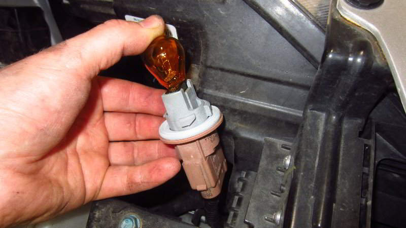 2012-2019-Nissan-Versa-Headlight-Bulbs-Replacement-Guide-033