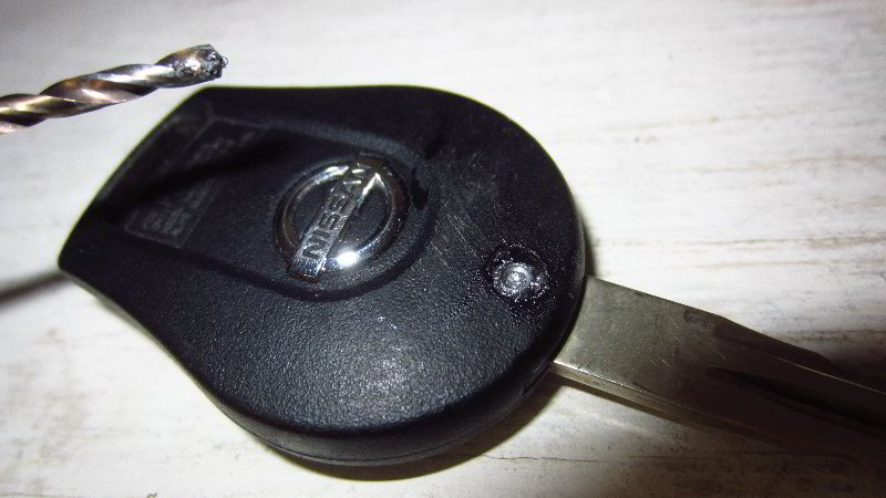 2012-2019-Nissan-Versa-Key-Fob-Battery-Replacement-Guide-006