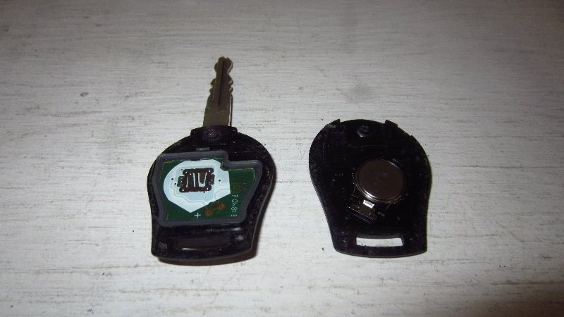 2012-2019-Nissan-Versa-Key-Fob-Battery-Replacement-Guide-012