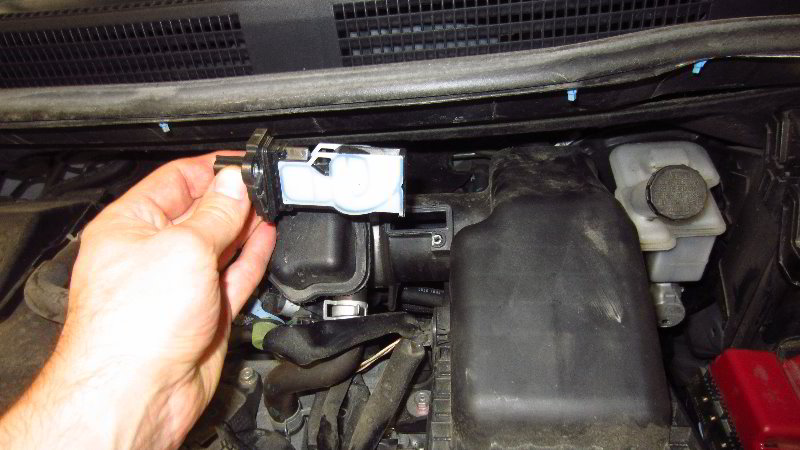 2012-2019-Nissan-Versa-Mass-Air-Flow-Sensor-Replacement-Guide-012