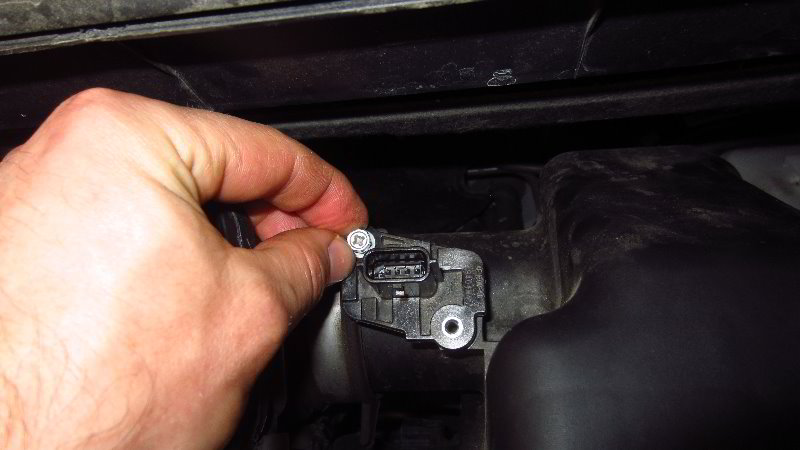2012-2019-Nissan-Versa-Mass-Air-Flow-Sensor-Replacement-Guide-014