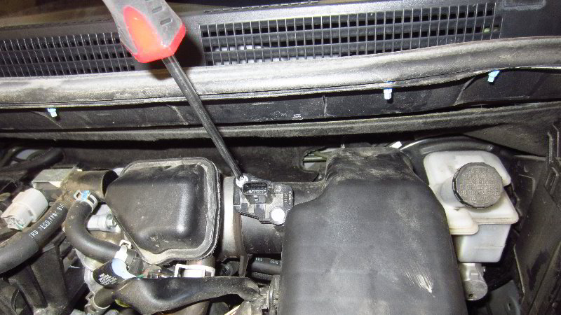 2012-2019-Nissan-Versa-Mass-Air-Flow-Sensor-Replacement-Guide-015