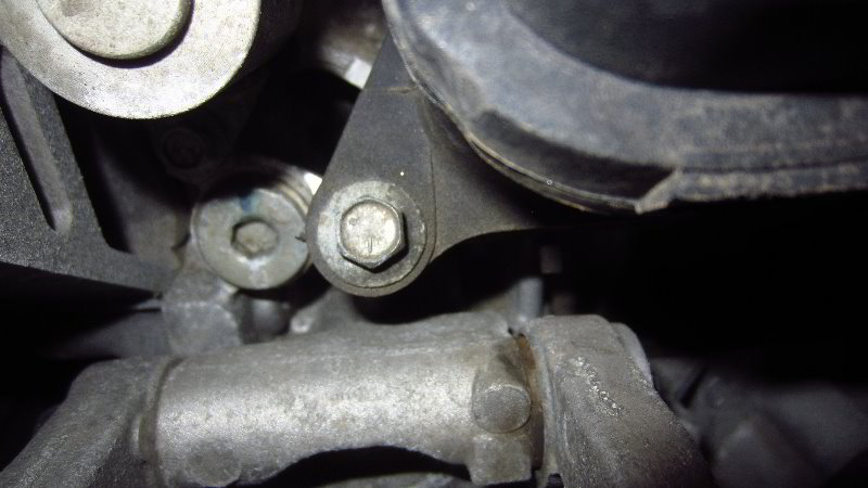 2012-2019-Nissan-Versa-Spark-Plugs-Replacement-Guide-003