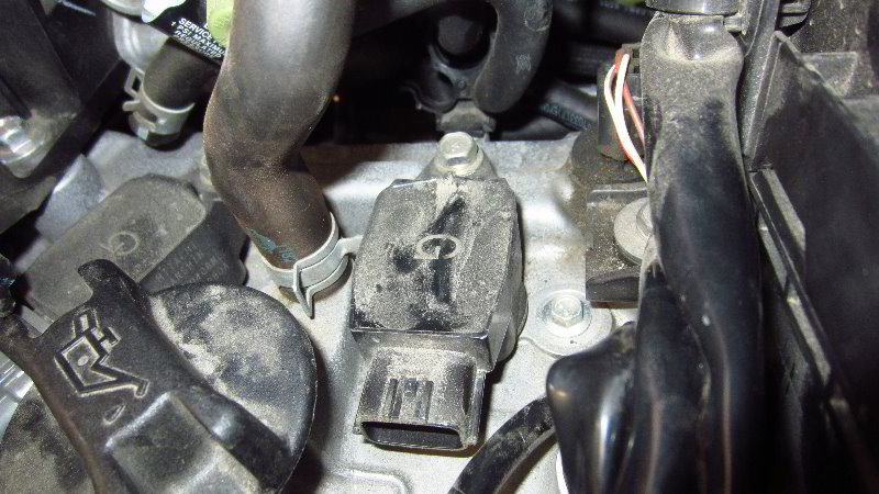 2012-2019-Nissan-Versa-Spark-Plugs-Replacement-Guide-011