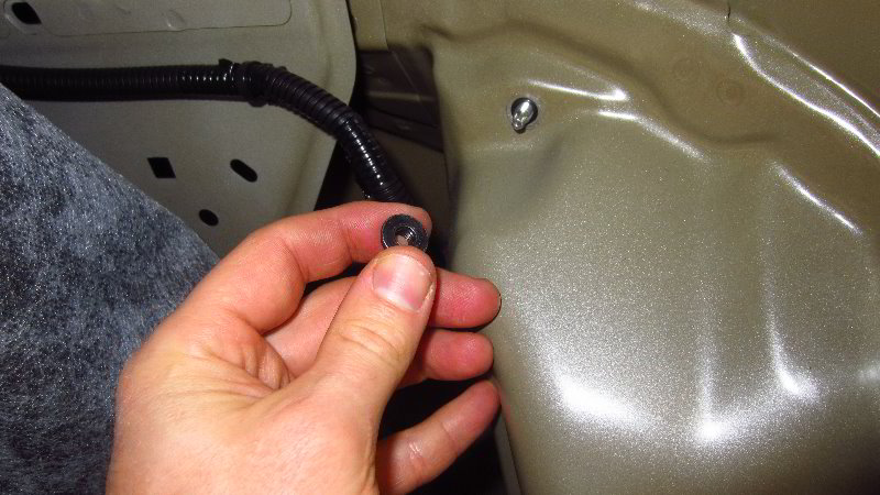 2012-2019-Nissan-Versa-Tail-Light-Bulbs-Replacement-Guide-011