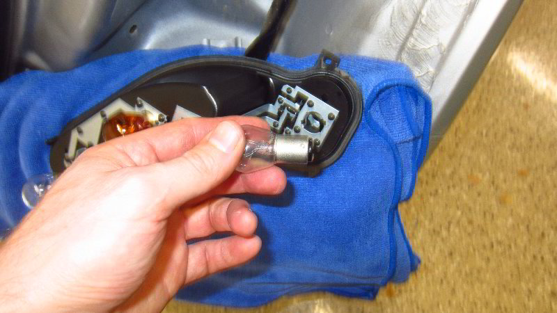 2012-2019-Nissan-Versa-Tail-Light-Bulbs-Replacement-Guide-022