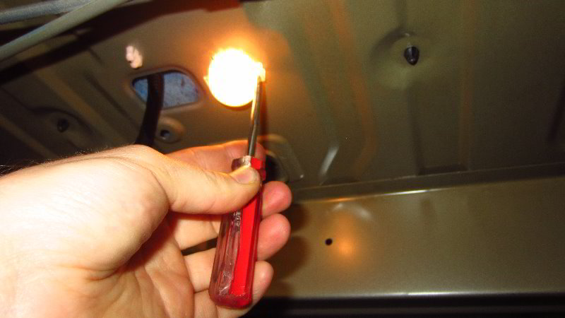 2012-2019-Nissan-Versa-Trunk-Light-Bulb-Replacement-Guide-003