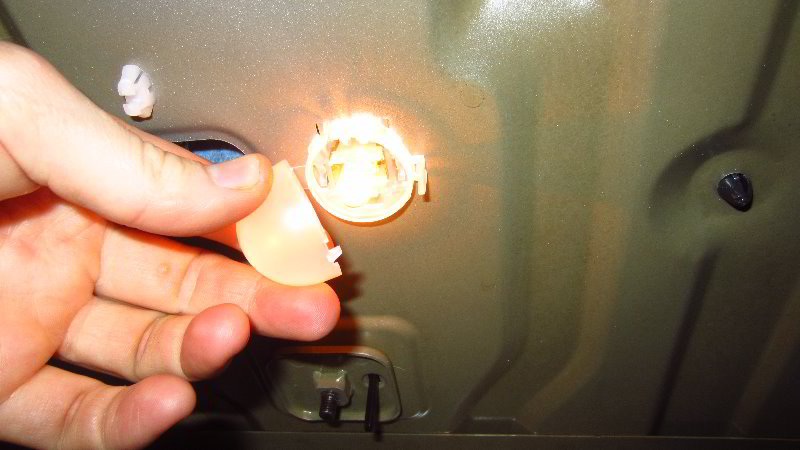 2012-2019-Nissan-Versa-Trunk-Light-Bulb-Replacement-Guide-004