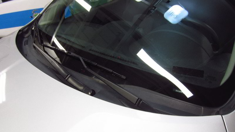 2012-2019-Nissan-Versa-Windshield-Wiper-Blades-Replacement-Guide-001