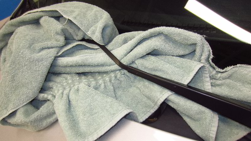 2012-2019-Nissan-Versa-Windshield-Wiper-Blades-Replacement-Guide-007