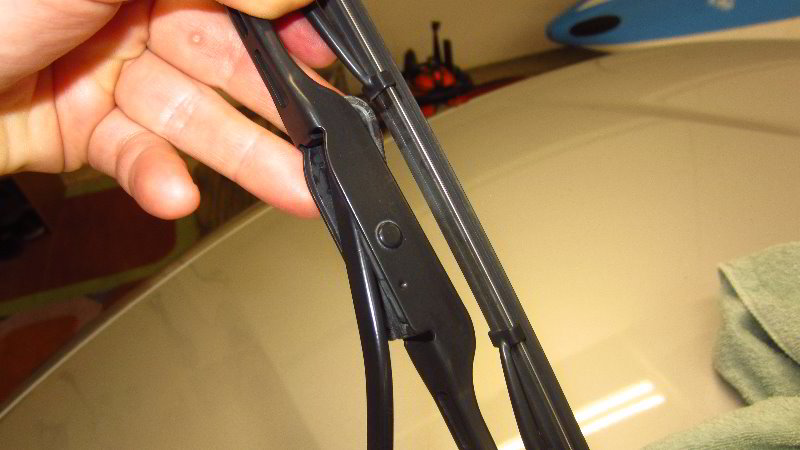 2012-2019-Nissan-Versa-Windshield-Wiper-Blades-Replacement-Guide-010