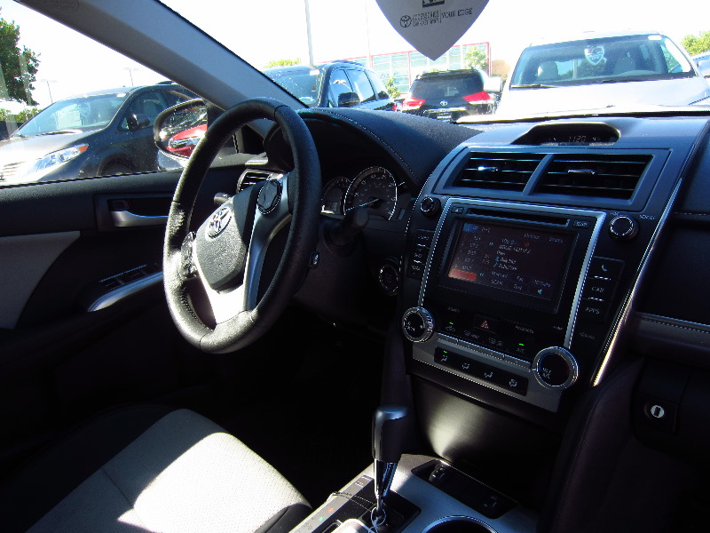 2012-Toyota-Camry-SE-Test-Drive-Review-007