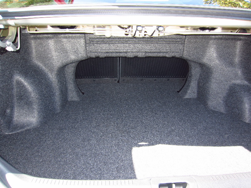 2012-Toyota-Camry-SE-Test-Drive-Review-032