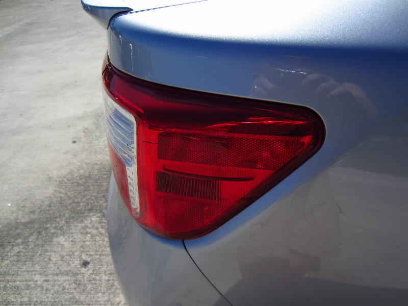 2012-Toyota-Camry-SE-Test-Drive-Review-034