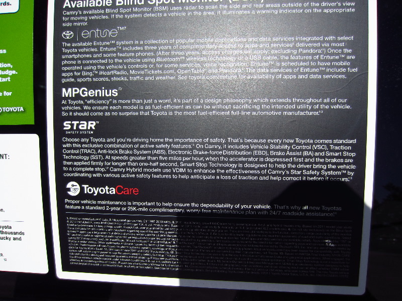 2012-Toyota-Camry-SE-Test-Drive-Review-041