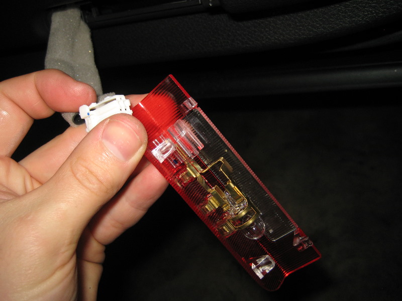 2013-2015-Nissan-Altima-Door-Courtesy-Step-Light-Bulb-Replacement-Guide-005